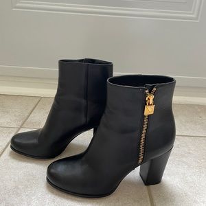 Michael Kors Booties 7.5